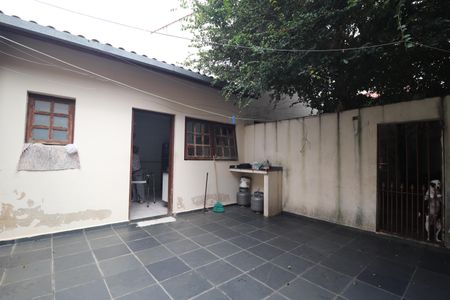 Casa à venda com 130m², 1 quarto e 3 vagasQuintal