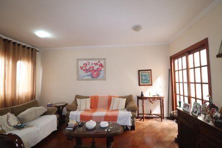 Casa à venda com 130m², 1 quarto e 3 vagasSala