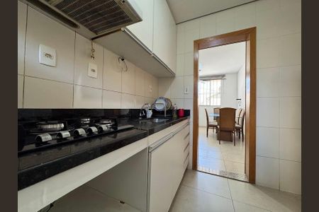 Apartamento à venda com 75m², 3 quartos e 2 vagasCozinha