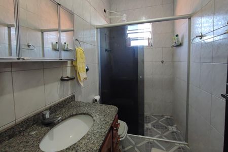Casa à venda com 144m², 3 quartos e 3 vagas Casa à venda com 144m², 3 quartos e 3 vagasEdícula - Banheiro