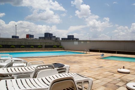 Apartamento à venda com 54m², 2 quartos e sem vaga Apartamento à venda com 54m², 2 quartos e sem vagaÁrea comum - Piscina