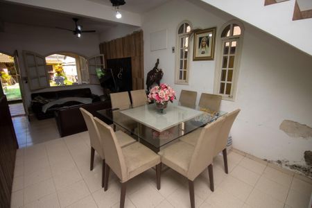 Casa de condomínio à venda com 240m², 3 quartos e 3 vagasSala de Jantar