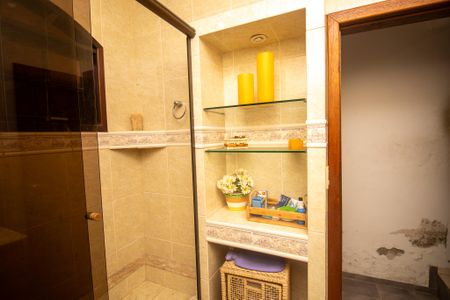 Casa de condomínio à venda com 240m², 3 quartos e 3 vagasBanheiro social 2