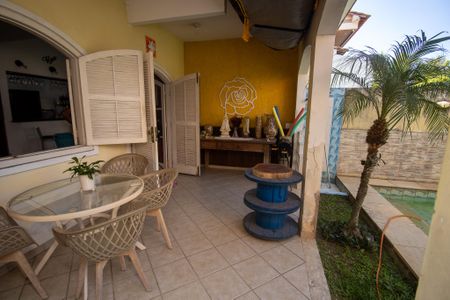 Casa de condomínio à venda com 240m², 3 quartos e 3 vagasÁrea comum