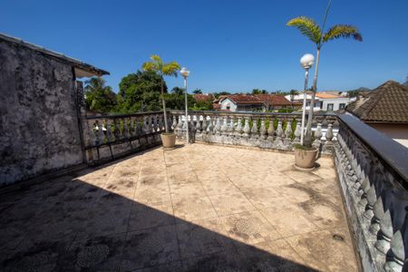 Casa de condomínio à venda com 240m², 3 quartos e 3 vagasTerraço