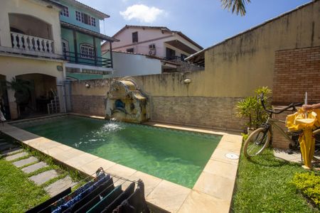 Casa de condomínio à venda com 240m², 3 quartos e 3 vagasÁrea comum