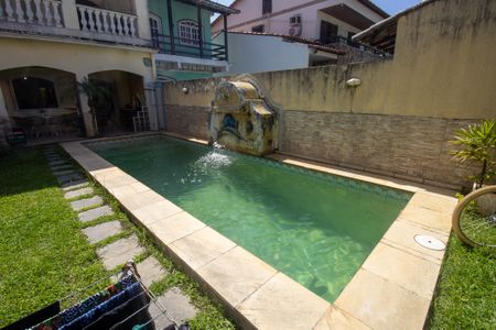 Casa de condomínio à venda com 240m², 3 quartos e 3 vagasÁrea comum