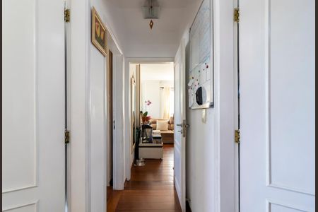 Apartamento à venda com 106m², 3 quartos e 1 vaga Apartamento à venda com 106m², 3 quartos e 1 vagaCorredor dos Quartos