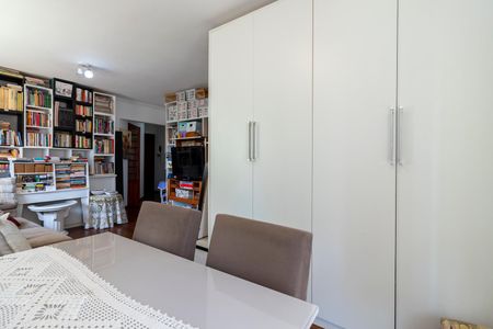 Apartamento à venda com 106m², 3 quartos e 1 vaga Apartamento à venda com 106m², 3 quartos e 1 vagaSala de Jantar