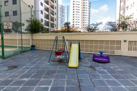 Apartamento à venda com 106m², 3 quartos e 1 vaga Apartamento à venda com 106m², 3 quartos e 1 vagaÁrea comum - Playground