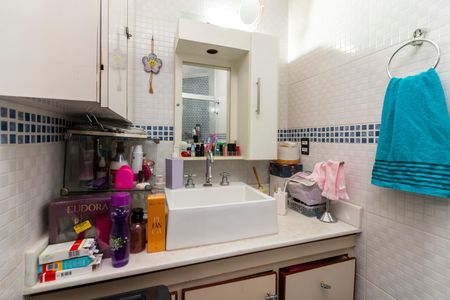 Apartamento à venda com 106m², 3 quartos e 1 vaga Apartamento à venda com 106m², 3 quartos e 1 vagaBanheiro da Suíte