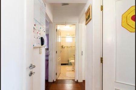 Apartamento à venda com 106m², 3 quartos e 1 vaga Apartamento à venda com 106m², 3 quartos e 1 vagaCorredor dos Quartos