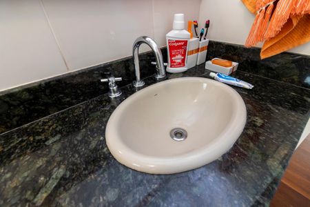 Apartamento à venda com 106m², 3 quartos e 1 vaga Apartamento à venda com 106m², 3 quartos e 1 vagaBanheiro Social