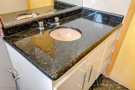 Casa à venda com 200m², 3 quartos e 3 vagasBanheiro