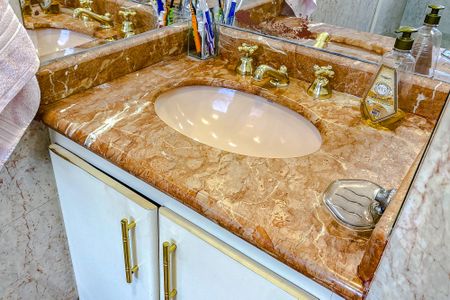 Casa à venda com 200m², 3 quartos e 3 vagasBanheiro da Suíte