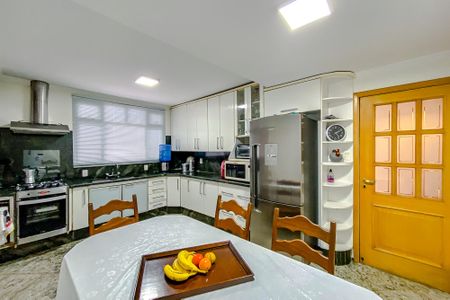 Casa à venda com 200m², 3 quartos e 3 vagasCozinha