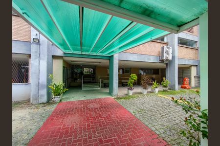 Apartamento à venda com 70m², 2 quartos e 1 vaga Apartamento à venda com 70m², 2 quartos e 1 vagaFachada e portaria