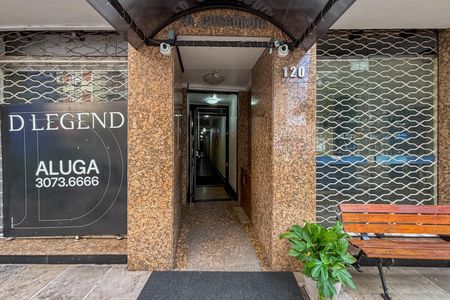 Apartamento à venda com 28m², 1 quarto e sem vaga Apartamento à venda com 28m², 1 quarto e sem vagaEntrada