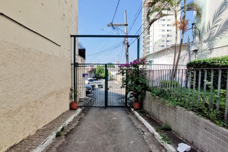 Casa à venda com 100m², 3 quartos e 1 vaga Casa à venda com 100m², 3 quartos e 1 vagaFachada + placa