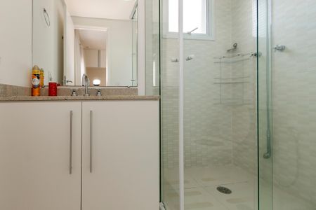 Apartamento à venda com 71m², 2 quartos e 2 vagas Apartamento à venda com 71m², 2 quartos e 2 vagasBanheiro da Suíte