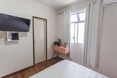 Apartamento à venda com 120m², 3 quartos e 2 vagas Apartamento à venda com 120m², 3 quartos e 2 vagasSuíte