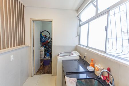 Apartamento à venda com 120m², 3 quartos e 2 vagas Apartamento à venda com 120m², 3 quartos e 2 vagasÁrea de Serviço