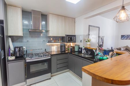 Apartamento à venda com 120m², 3 quartos e 2 vagas Apartamento à venda com 120m², 3 quartos e 2 vagasCozinha