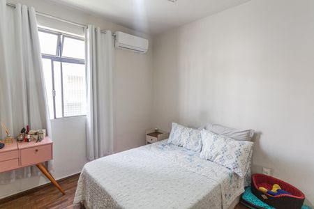 Apartamento à venda com 120m², 3 quartos e 2 vagas Apartamento à venda com 120m², 3 quartos e 2 vagasSuíte