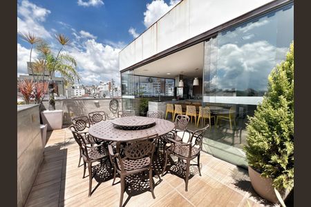 Apartamento à venda com 230m², 4 quartos e 3 vagas Apartamento à venda com 230m², 4 quartos e 3 vagasEspaço Gourmet