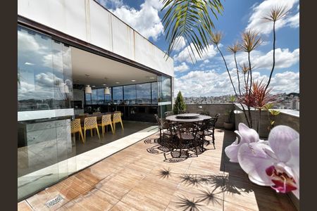 Apartamento à venda com 230m², 4 quartos e 3 vagas Apartamento à venda com 230m², 4 quartos e 3 vagasEspaço Gourmet