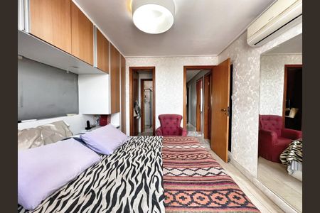 Apartamento à venda com 230m², 4 quartos e 3 vagas Apartamento à venda com 230m², 4 quartos e 3 vagasQuarto 2