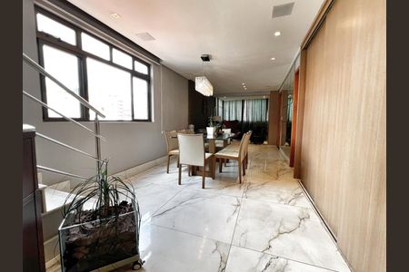 Apartamento à venda com 230m², 4 quartos e 3 vagas Apartamento à venda com 230m², 4 quartos e 3 vagasSala
