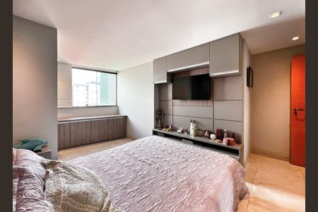 Apartamento à venda com 230m², 4 quartos e 3 vagas Apartamento à venda com 230m², 4 quartos e 3 vagasSuíte 1