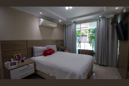 Casa de condomínio à venda com 150m², 3 quartos e 1 vagaSuíte 3