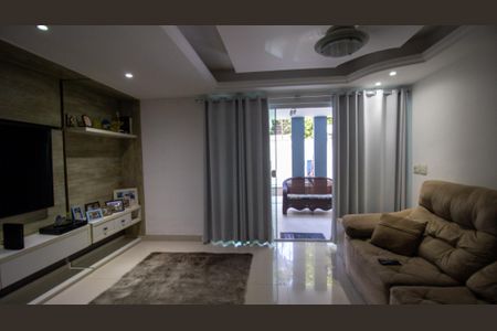 Casa de condomínio à venda com 150m², 3 quartos e 1 vagaSala