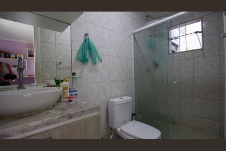 Casa de condomínio à venda com 150m², 3 quartos e 1 vagaBanheiro da Suíte 1
