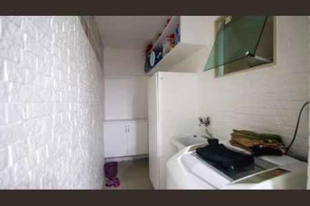 Casa de condomínio à venda com 150m², 3 quartos e 1 vagaÁrea de Serviço