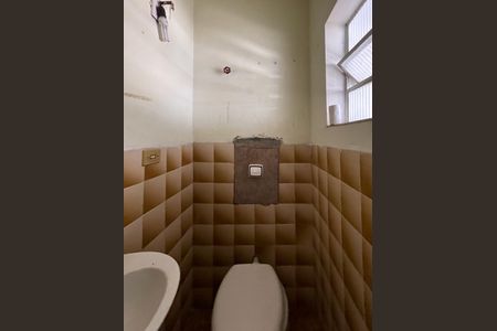 Casa à venda com 220m², 4 quartos e 5 vagas Casa à venda com 220m², 4 quartos e 5 vagasLavabo