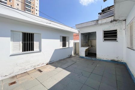 Casa à venda com 220m², 4 quartos e 5 vagas Casa à venda com 220m², 4 quartos e 5 vagasQuintal