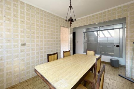 Casa à venda com 220m², 4 quartos e 5 vagas Casa à venda com 220m², 4 quartos e 5 vagasSala de Jantar