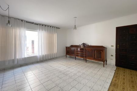 Casa à venda com 220m², 4 quartos e 5 vagas Casa à venda com 220m², 4 quartos e 5 vagasSala