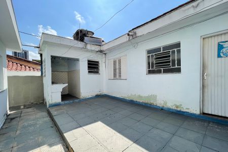 Casa à venda com 220m², 4 quartos e 5 vagas Casa à venda com 220m², 4 quartos e 5 vagasQuintal