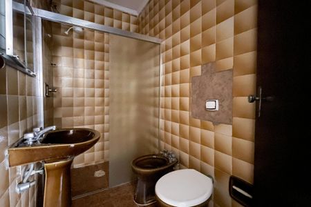 Casa à venda com 220m², 4 quartos e 5 vagas Casa à venda com 220m², 4 quartos e 5 vagasBanheiro - Suíte