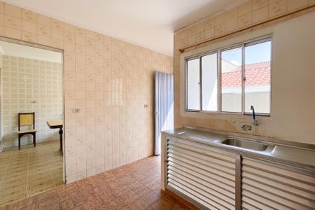 Casa à venda com 220m², 4 quartos e 5 vagas Casa à venda com 220m², 4 quartos e 5 vagasCozinha