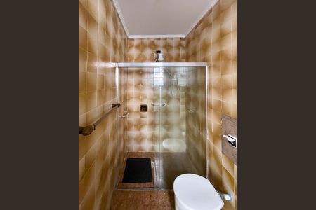 Casa à venda com 220m², 4 quartos e 5 vagas Casa à venda com 220m², 4 quartos e 5 vagasBanheiro Social