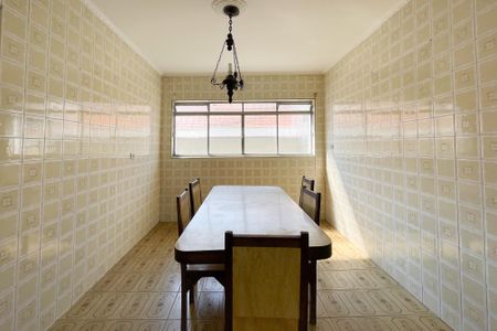 Casa à venda com 220m², 4 quartos e 5 vagas Casa à venda com 220m², 4 quartos e 5 vagasSala de Jantar