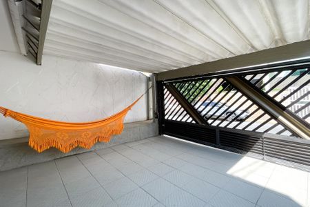 Casa à venda com 220m², 4 quartos e 5 vagas Casa à venda com 220m², 4 quartos e 5 vagasGaragem