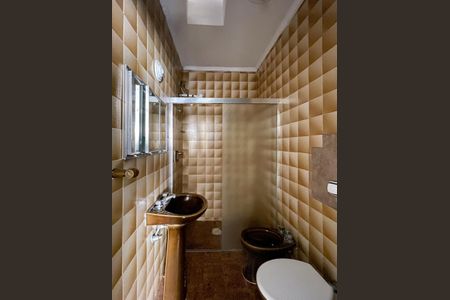 Casa à venda com 220m², 4 quartos e 5 vagas Casa à venda com 220m², 4 quartos e 5 vagasBanheiro - Suíte