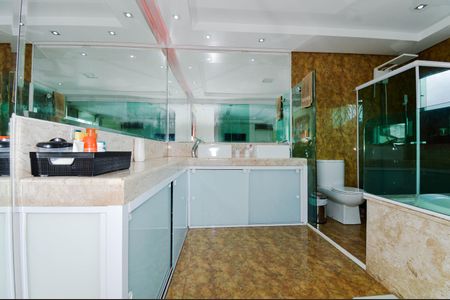 Casa à venda com 256m², 3 quartos e 5 vagas Casa à venda com 256m², 3 quartos e 5 vagasBanheiro da Suíte