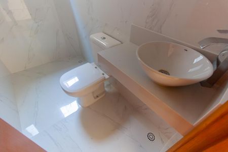 Apartamento à venda com 56m², 2 quartos e sem vaga Apartamento à venda com 56m², 2 quartos e sem vagaBanheiro